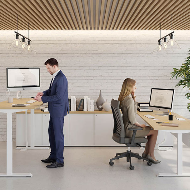 Escritorios elevables: ¿conoces todos los beneficios de trabajar de pie?