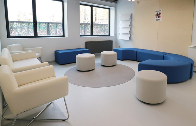 diseño y mobiliario del nuevo centro joven de Zizur Mayor