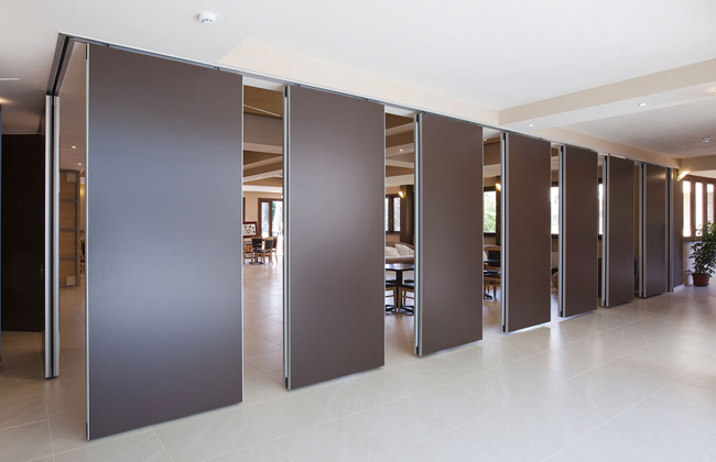 Tabiques divisorios modulares, estructuras flexibles, fáciles de montar 